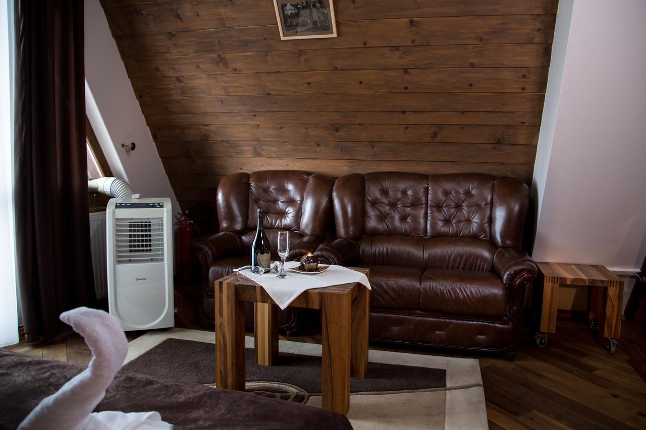 Hotel Babino Brdo Derventa ภายนอก รูปภาพ